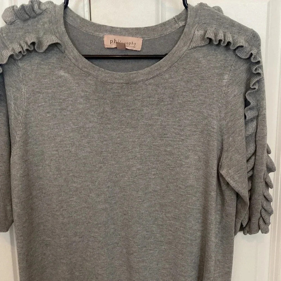 Philosophy gray ruffled sweater size small short sleeve crewneck - Picture 2 of 6